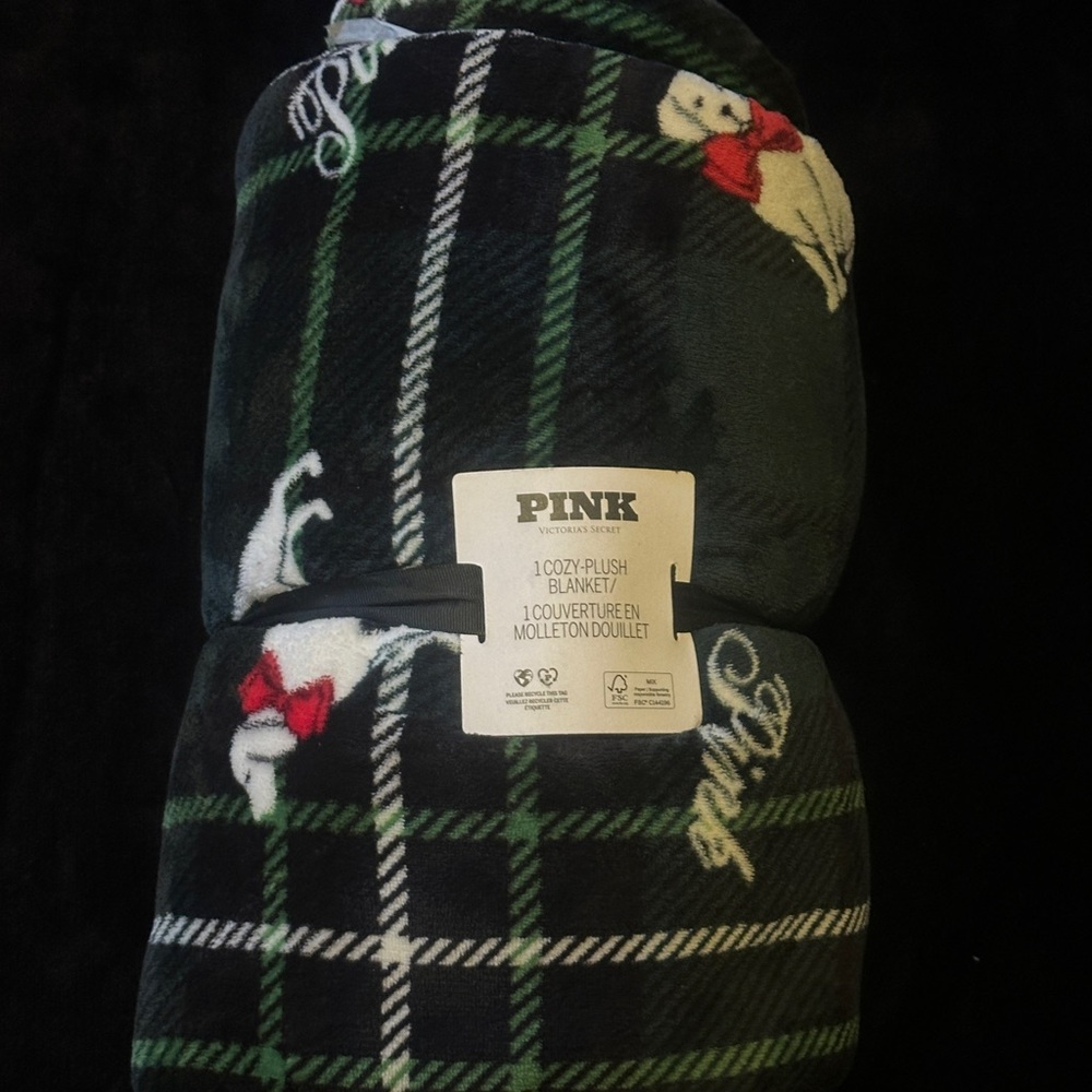 Victoria’s Secret PINK Holiday Plush Blanket